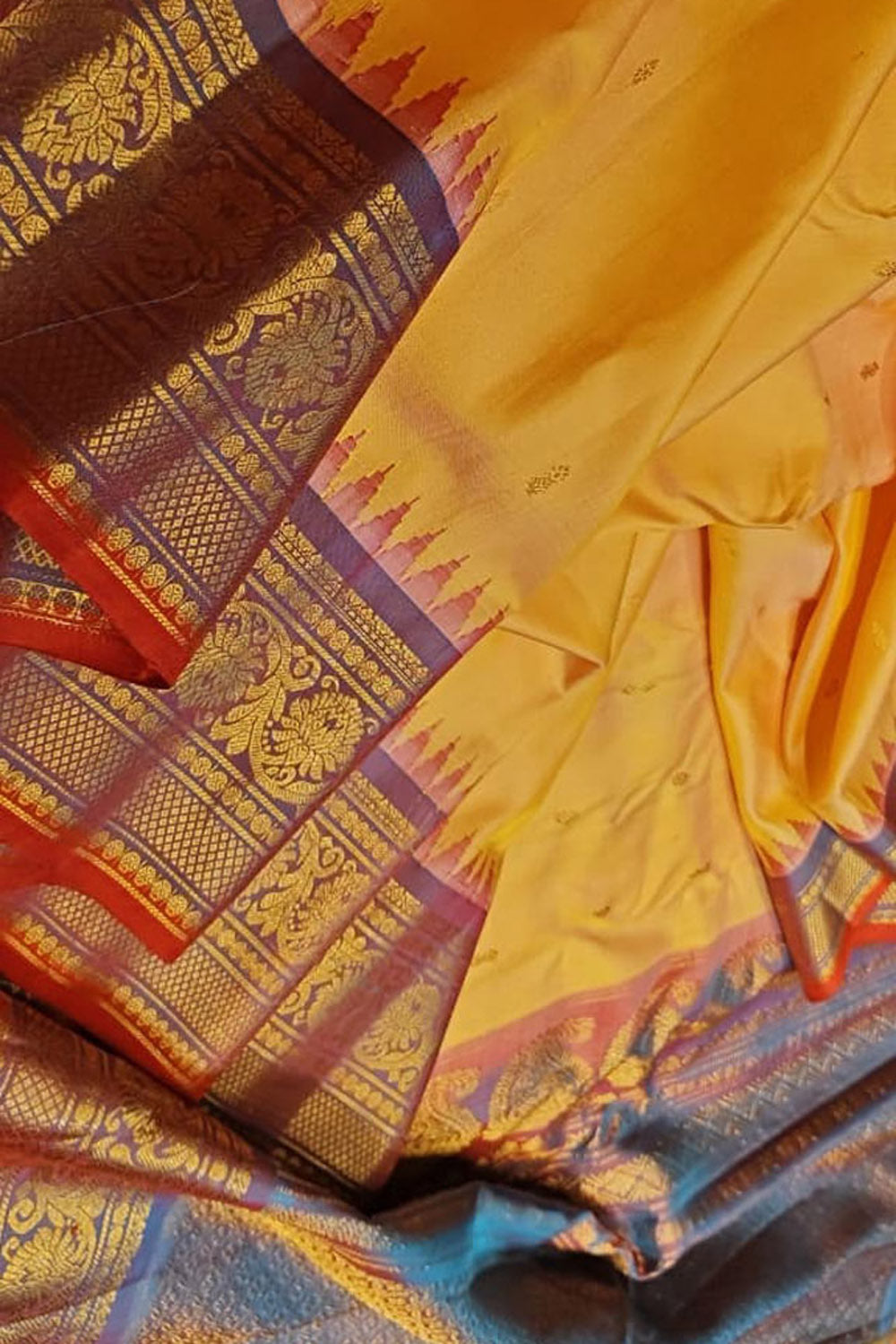 Yellow Gadwal Silk Handloom Saree Pure Silk Festive Wear