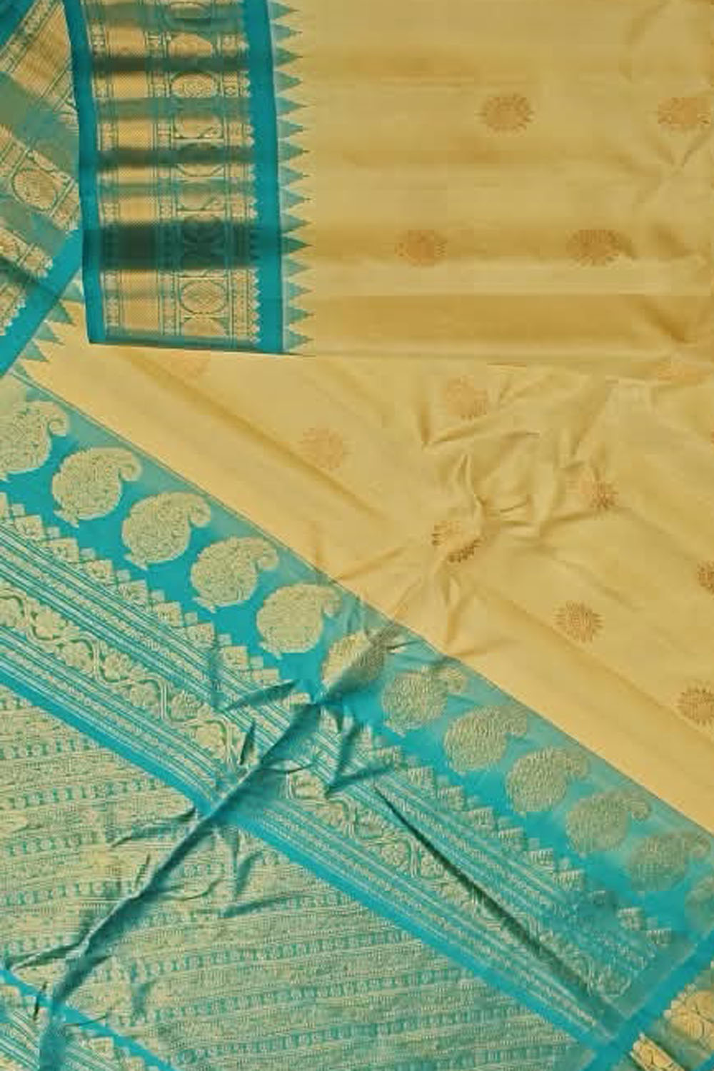 Yellow Handloom Gadwal Pure Silk Saree