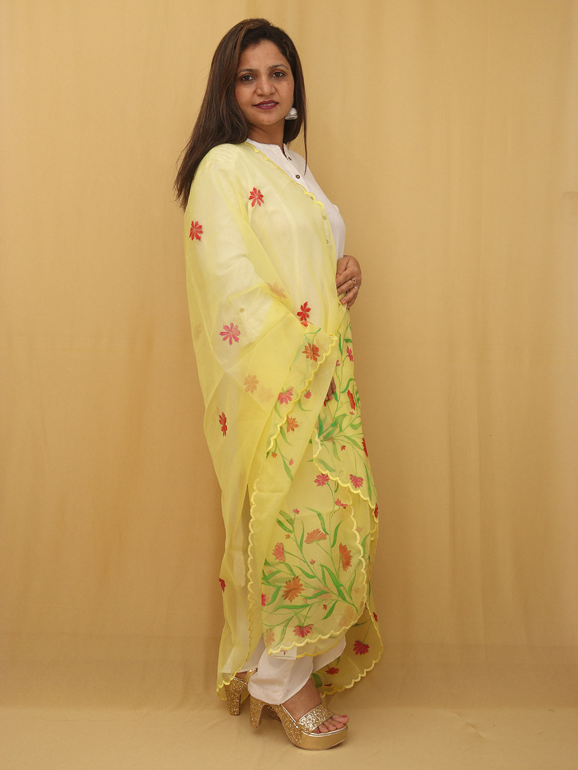 Yellow Hand Painted Organza Silk Scalloped Border Dupatta - Luxurion World