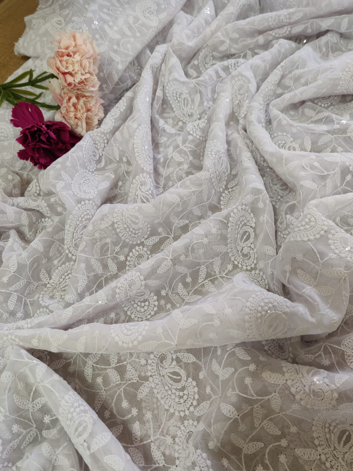 White Embroidered Chikankari Georgette Fabric (2.5 Mtrs) - Luxurion World