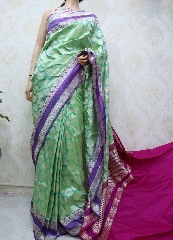 Green Handloom Banarasi Pure Katan Silk Kadiyal Border Saree - Luxurion World