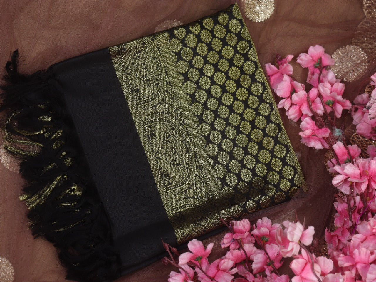 Black Handloom Kanjeevaram Pure Silk Dupatta - Luxurion World