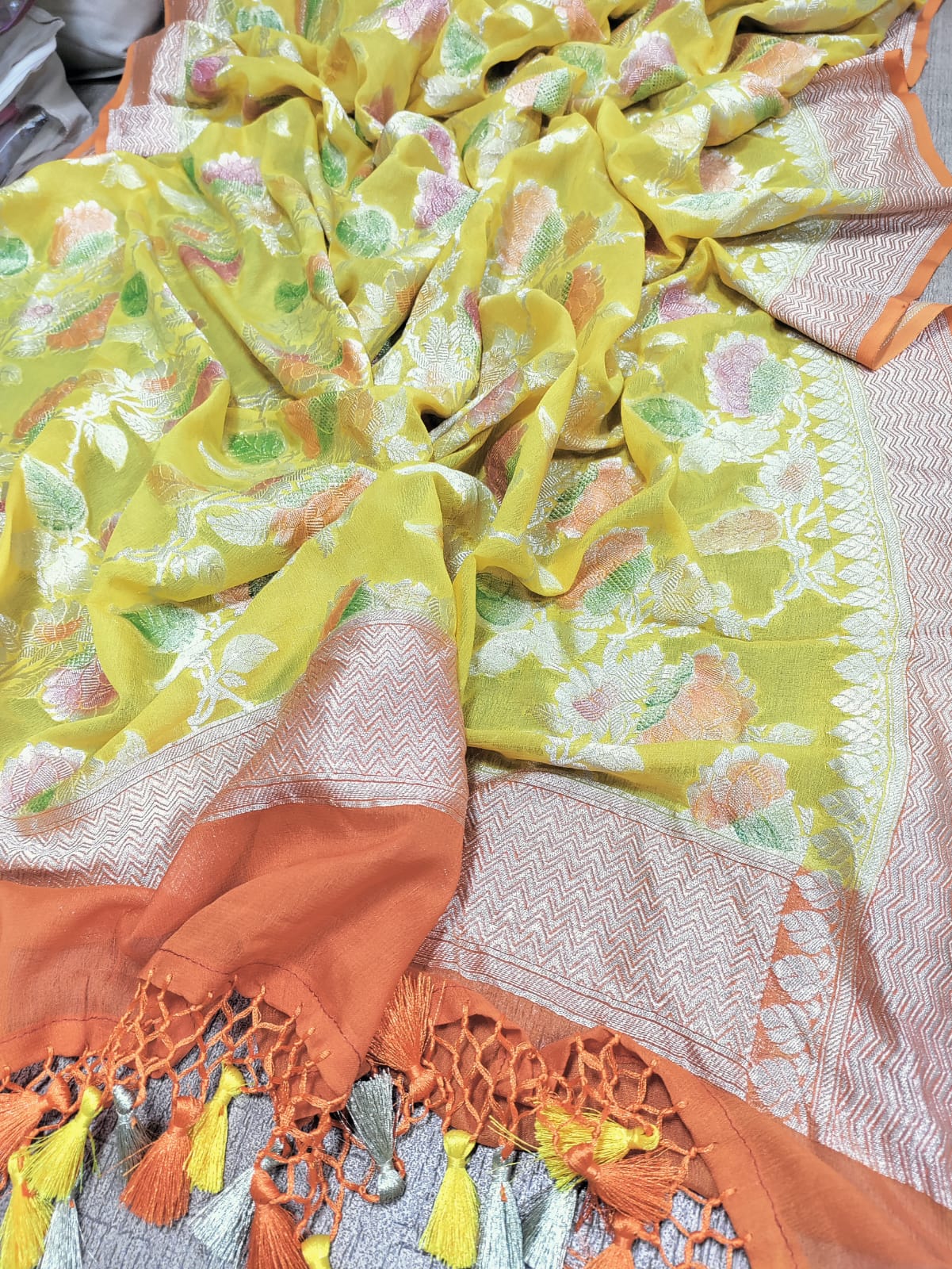 Yellow Handloom Banarasi Pure Georgette Brush Dye Dupatta - Luxurion World