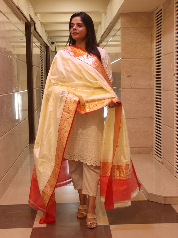 Off White Handloom Banarasi Pure Katan Silk Dupatta - Luxurion World