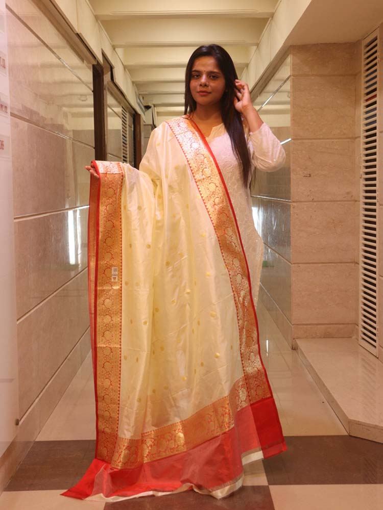 Off White Handloom Banarasi Pure Katan Silk Dupatta - Luxurion World