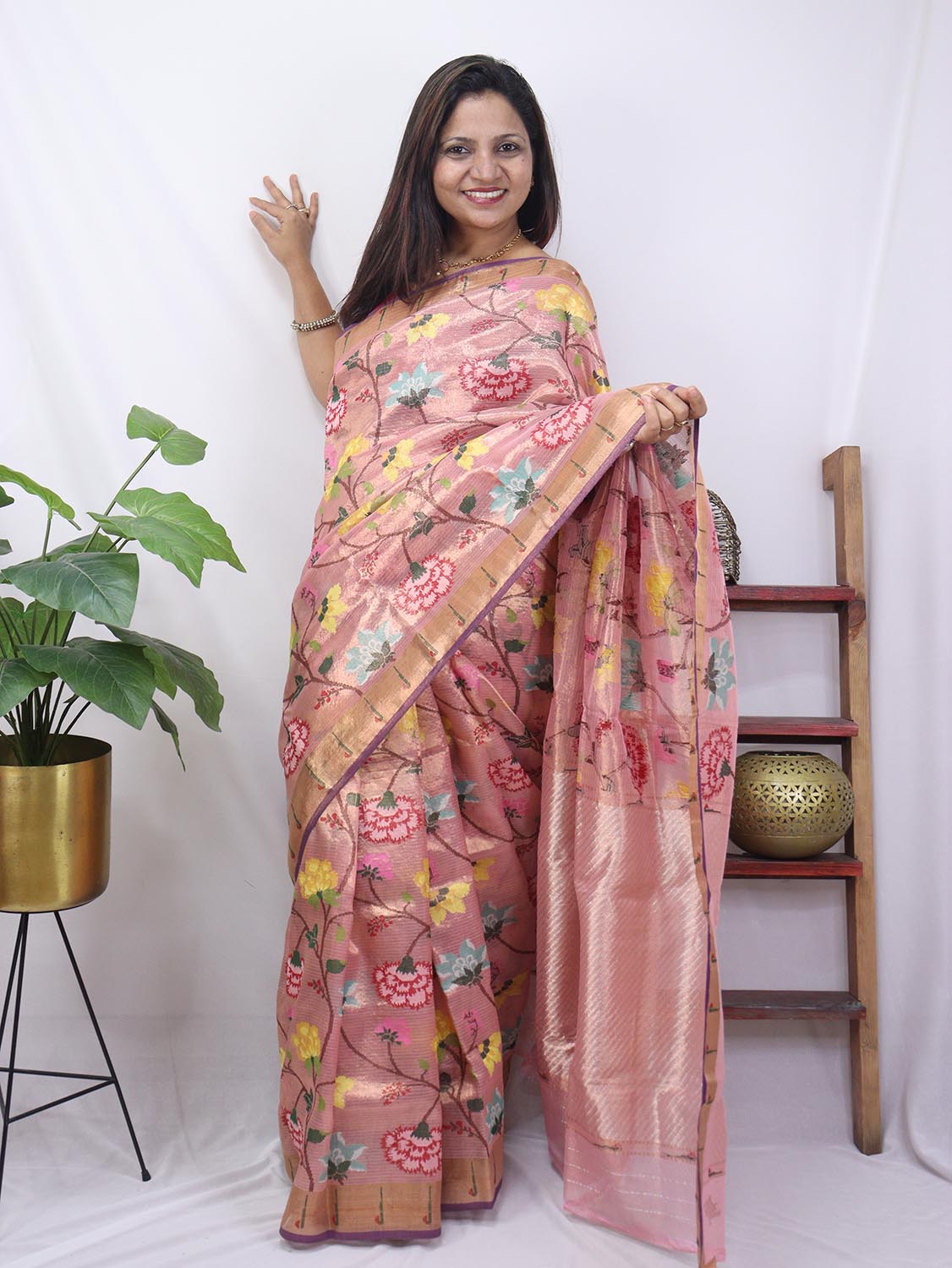 Pink Handloom Tissue Kota Doria Real Zari Flower Design Saree - Luxurion World