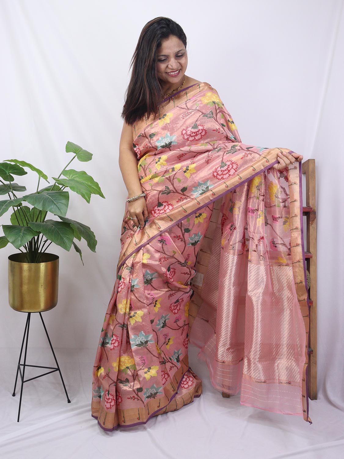 Pink Handloom Tissue Kota Doria Real Zari Flower Design Saree - Luxurion World