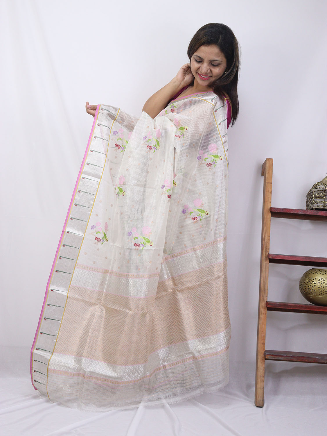 Pastel Handloom Kota Doria Real Zari Saree - Luxurion World