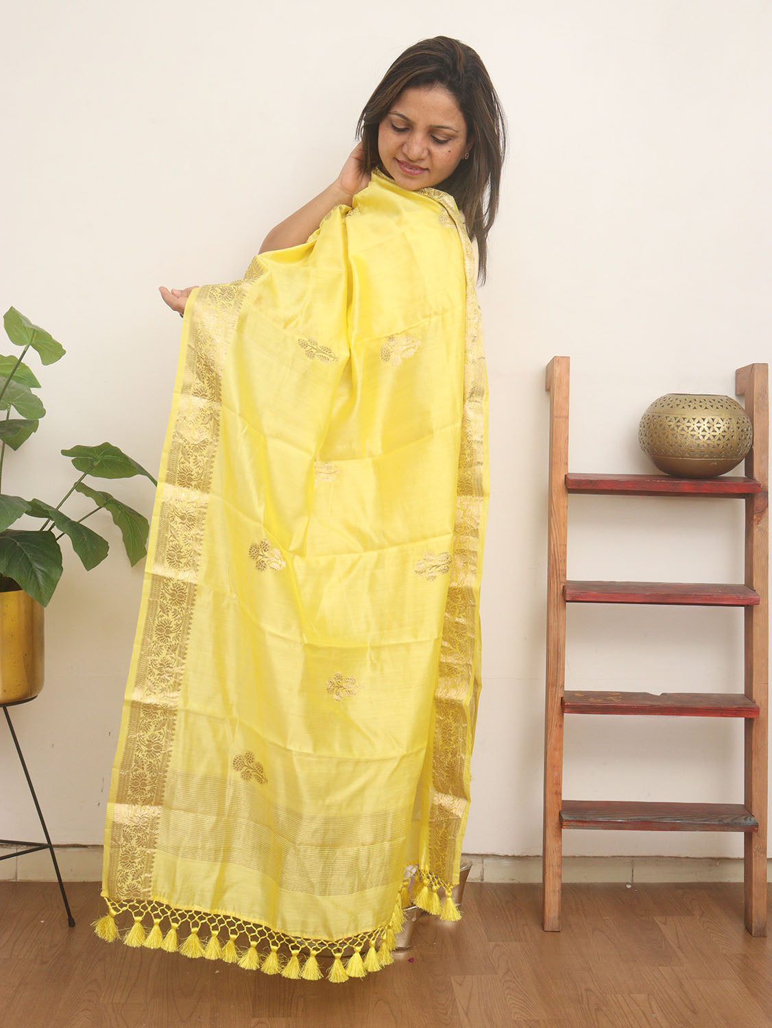 Yellow Handloom Banarasi Chiniya Silk Boota Design Dupatta - Luxurion World