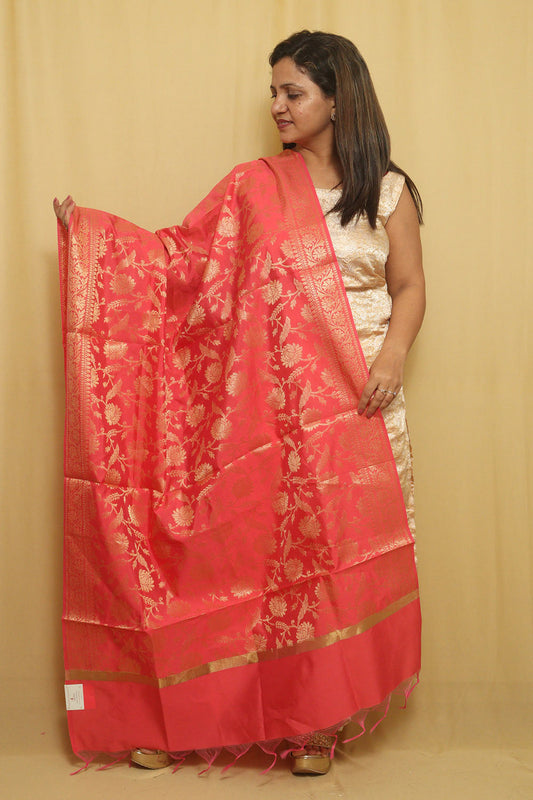 Stunning Pink Banarasi Silk Dupatta - Versatile and Elegant! - Luxurion World