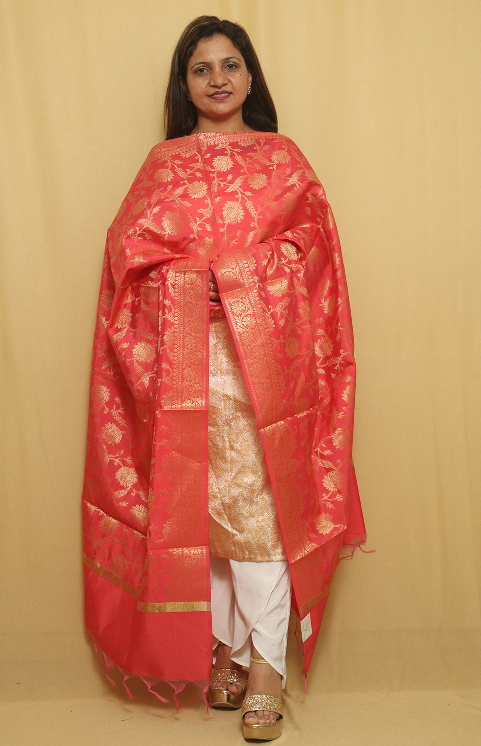 Stunning Pink Banarasi Silk Dupatta - Versatile and Elegant! - Luxurion World