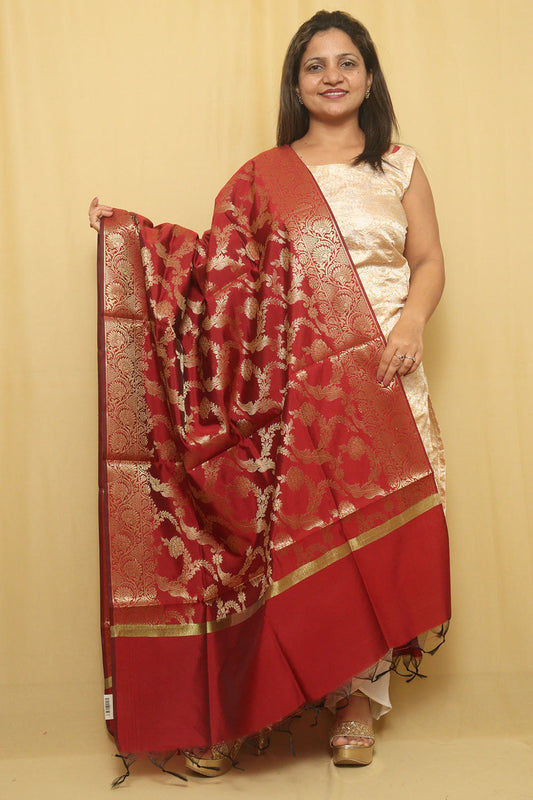 Get an Elegant Ethnic Look with Stylish Maroon Banarasi Silk Dupatta - Luxurion World
