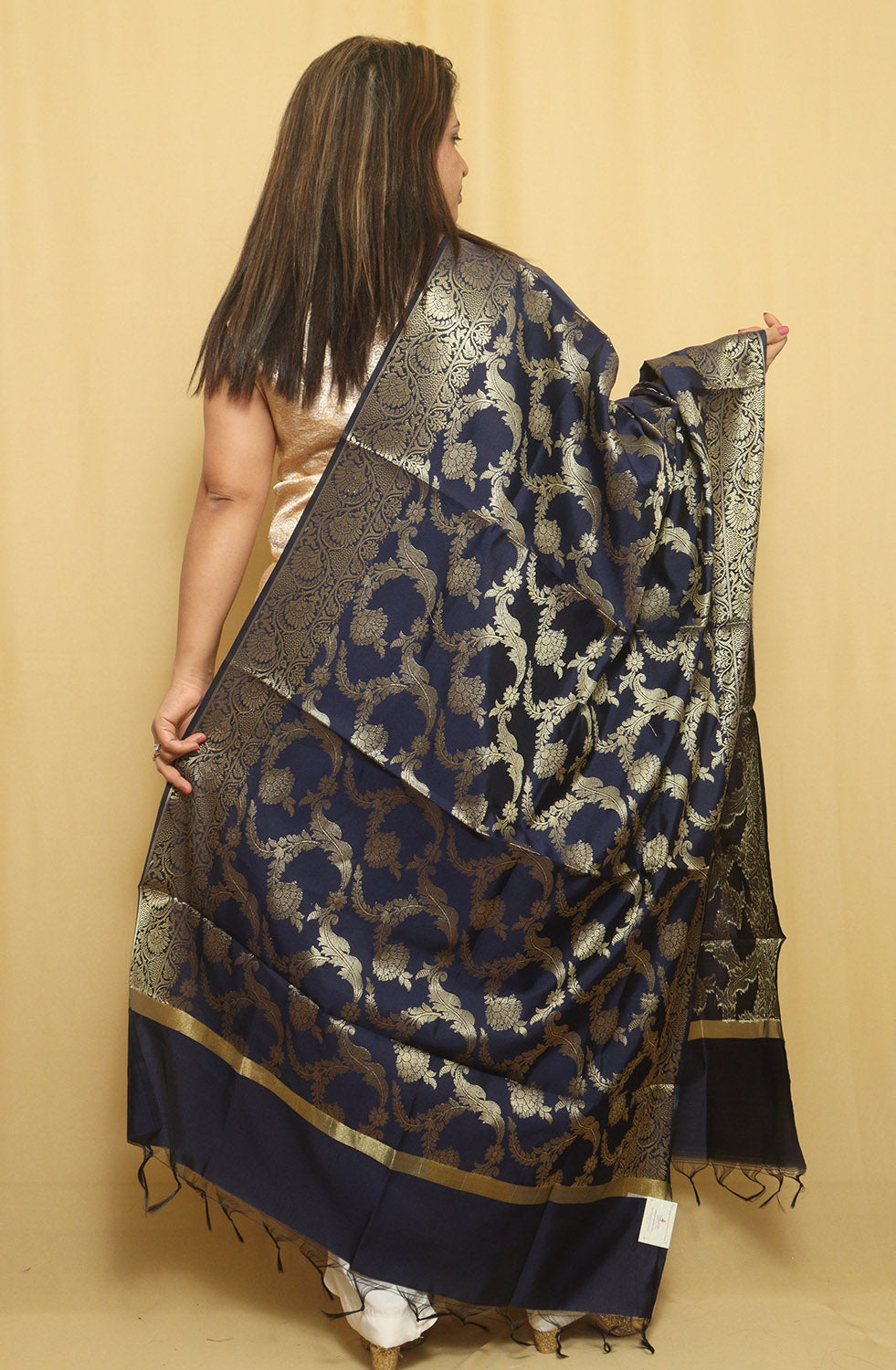 Stunning Blue Banarasi Silk Dupatta: Versatile Elegance - Luxurion World