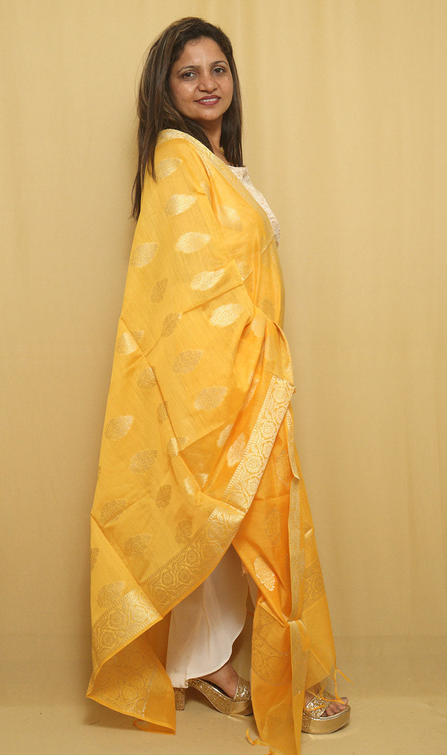 Radiant Yellow Banarasi Silk Dupatta: Elevate Your Ethnic Style! - Luxurion World