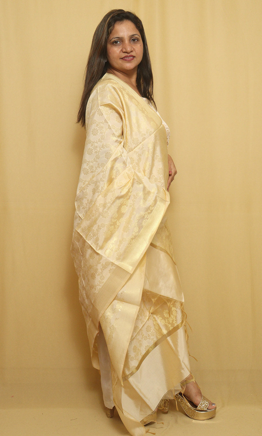 Chic Pastel Banarasi Silk Dupatta: Effortless Elegance - Luxurion World