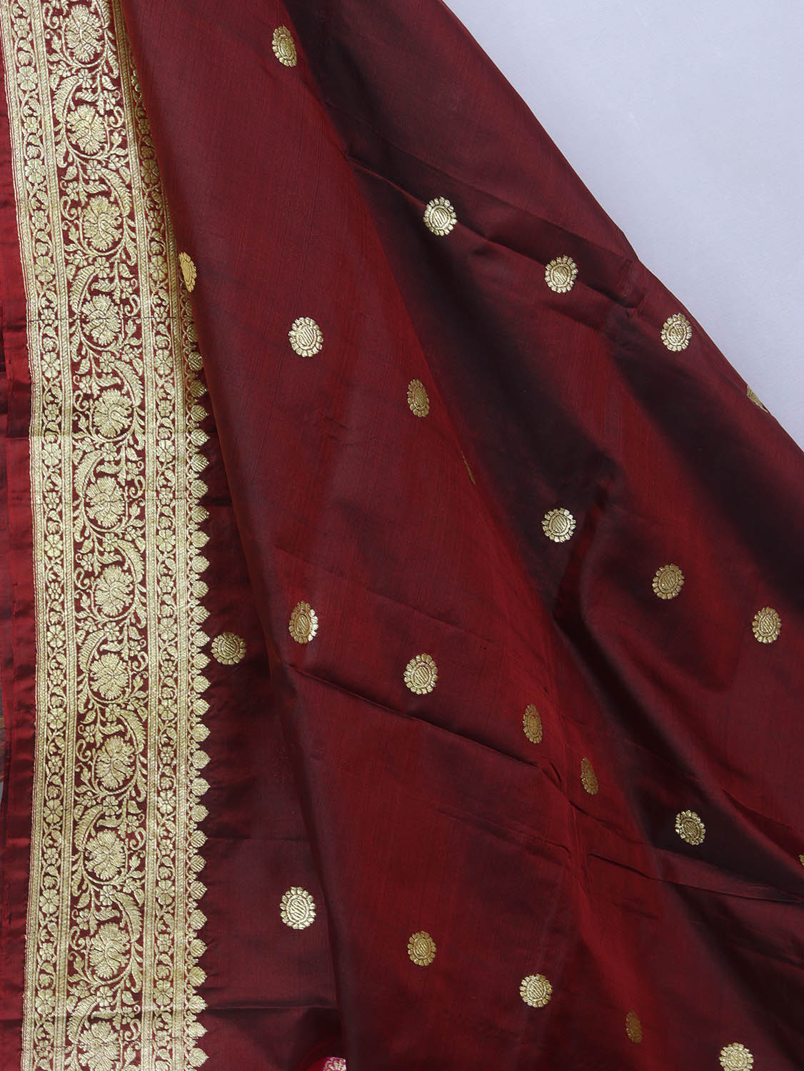 Stunning Maroon Banarasi Katan Silk Dupatta - Handloom Perfection - Luxurion World