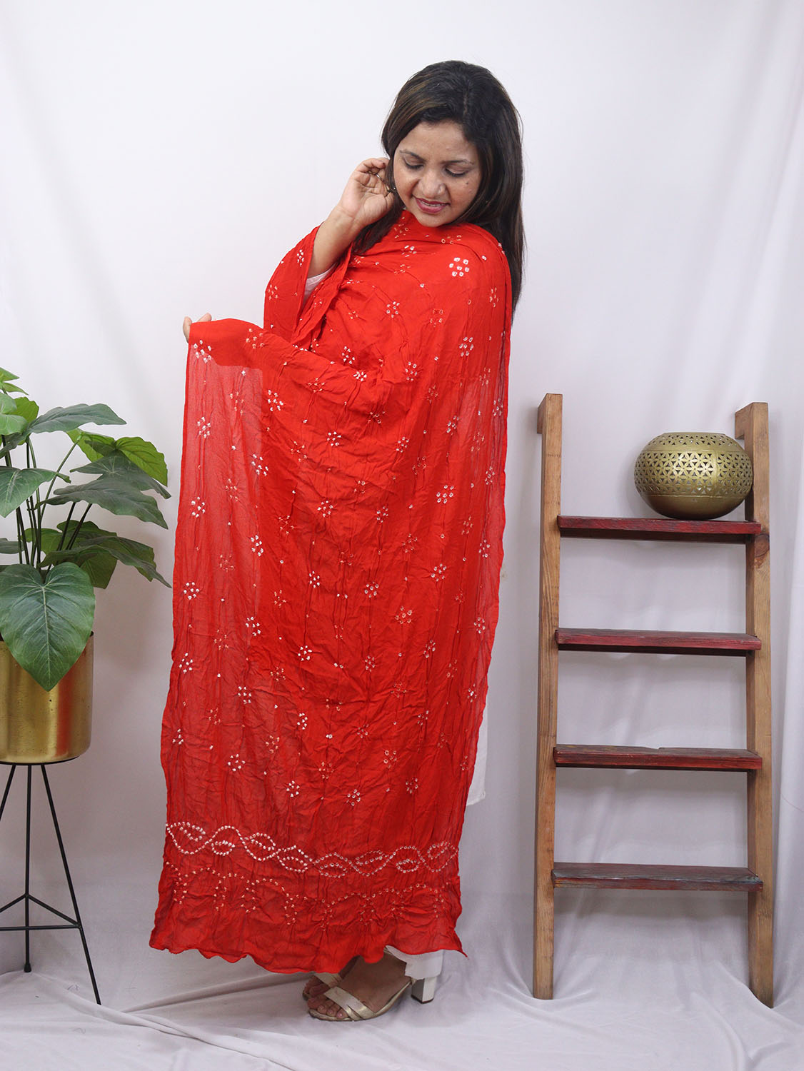 Red Bandhani Georgette Dupatta - Luxurion World