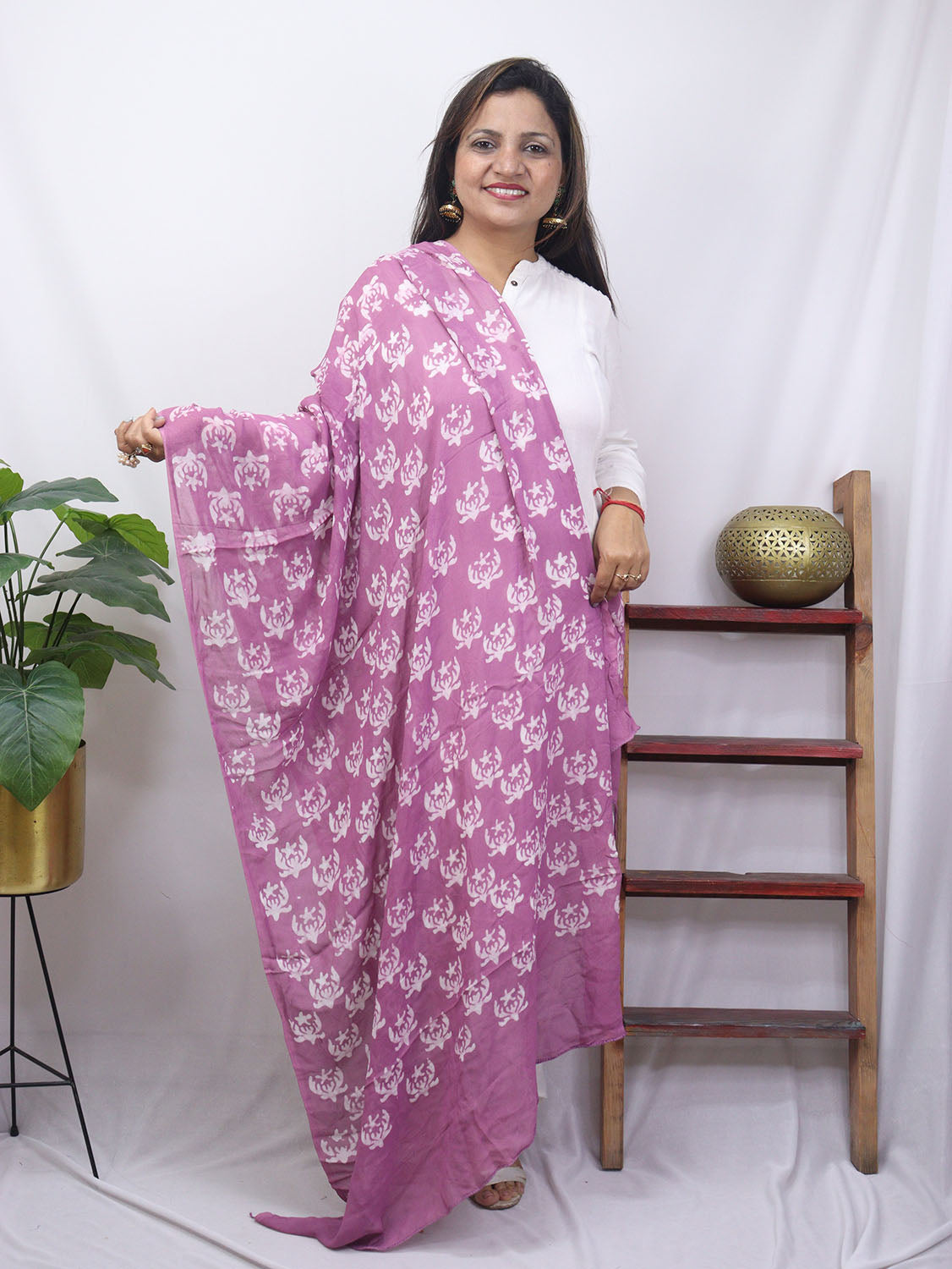 Pink Batik Georgette Dupatta - Luxurion World