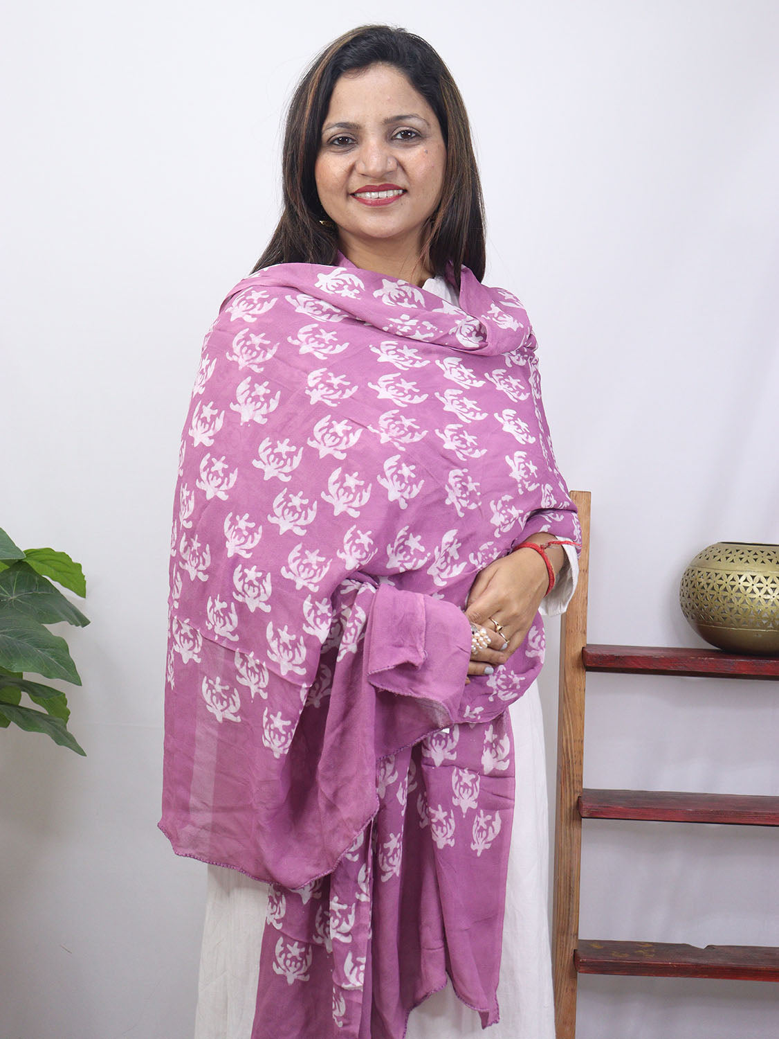 Pink Batik Georgette Dupatta - Luxurion World
