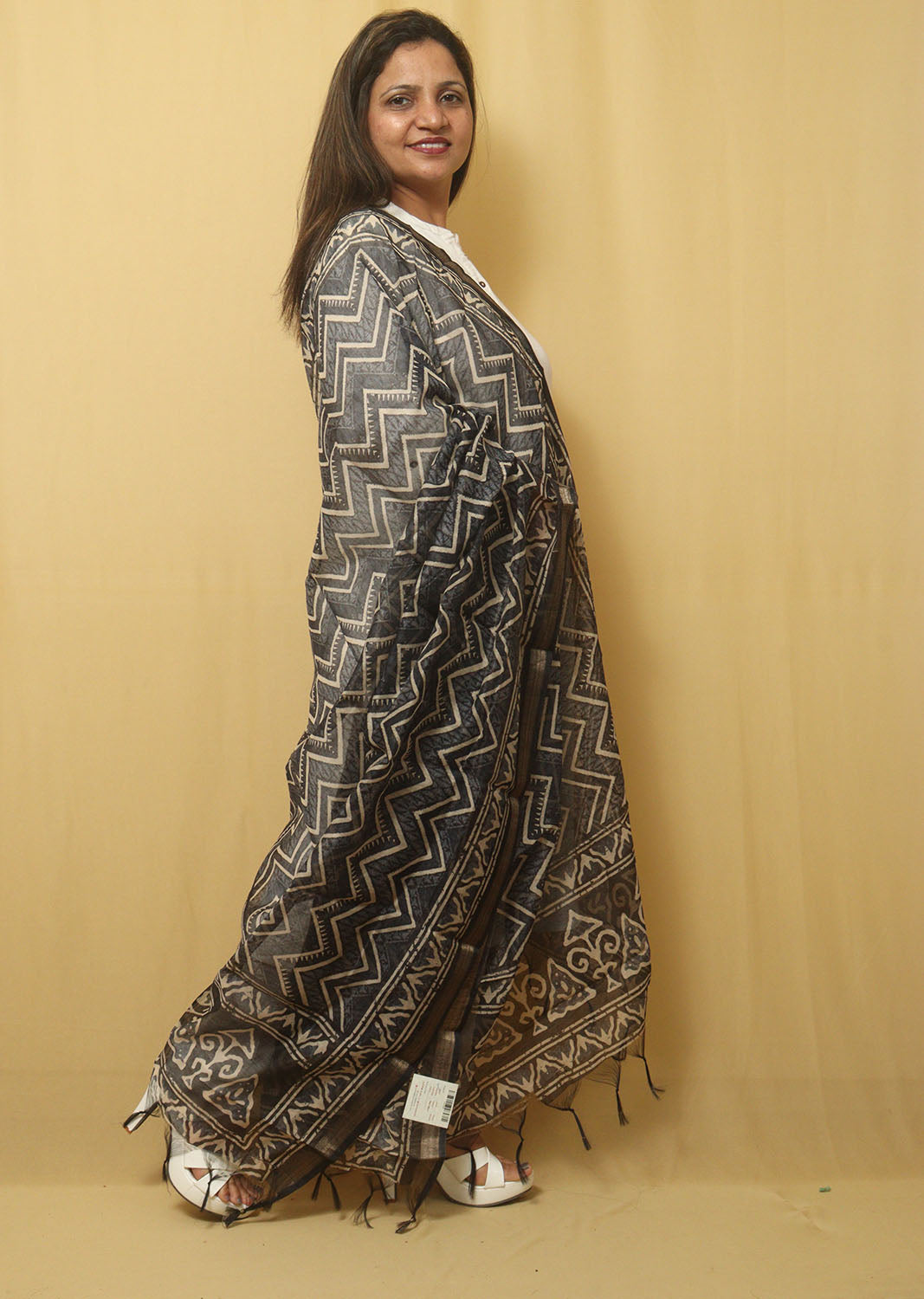 Chic Black Chanderi Silk Dupatta with Block Print Design - Luxurion World