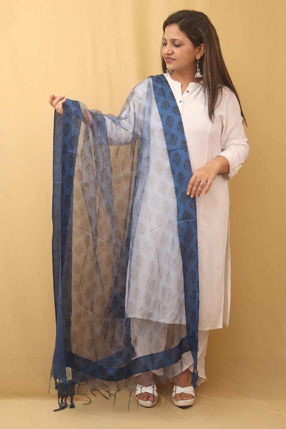Blue Block Printed Organza Handwoven Border Dupatta - Luxurion World