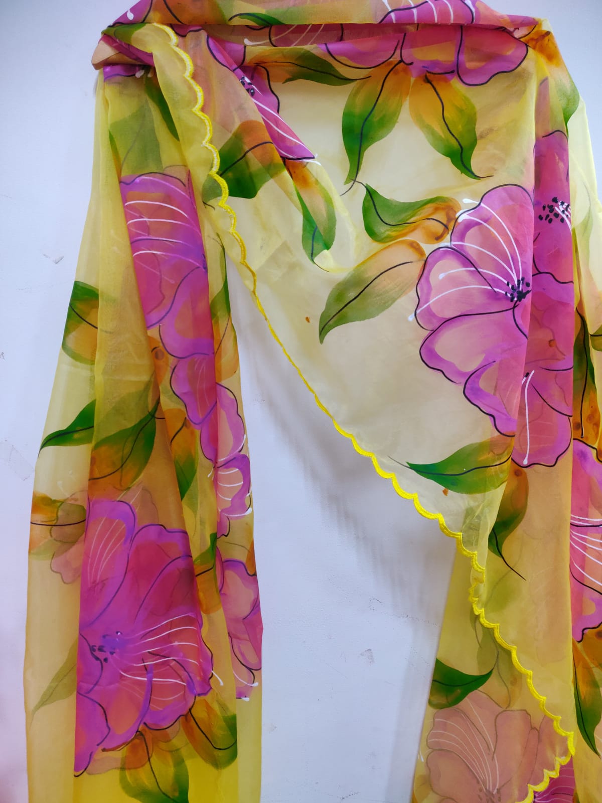 Yellow Hand Painted Organza Silk Scalloped Border Dupatta - Luxurion World