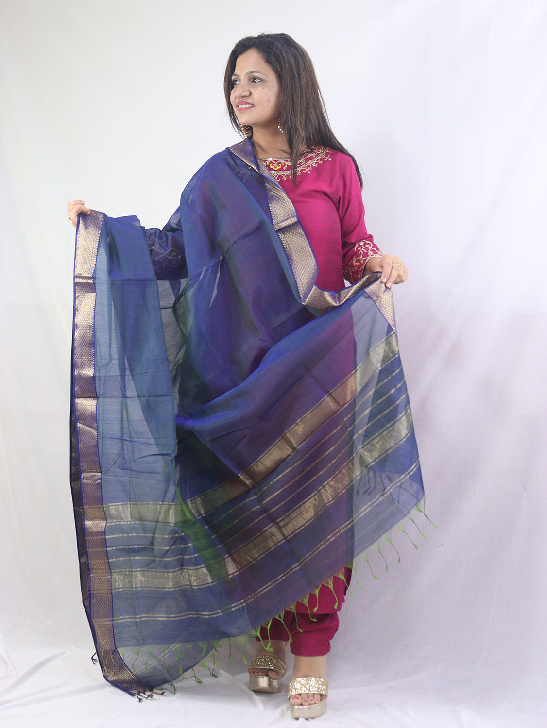 Stunning Blue Maheshwari Silk Cotton Dupatta - Handloom Woven - Luxurion World