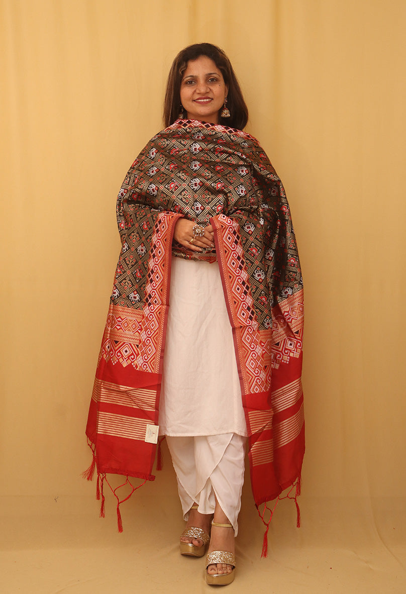 Black Patola Silk Dupatta - Luxurion World