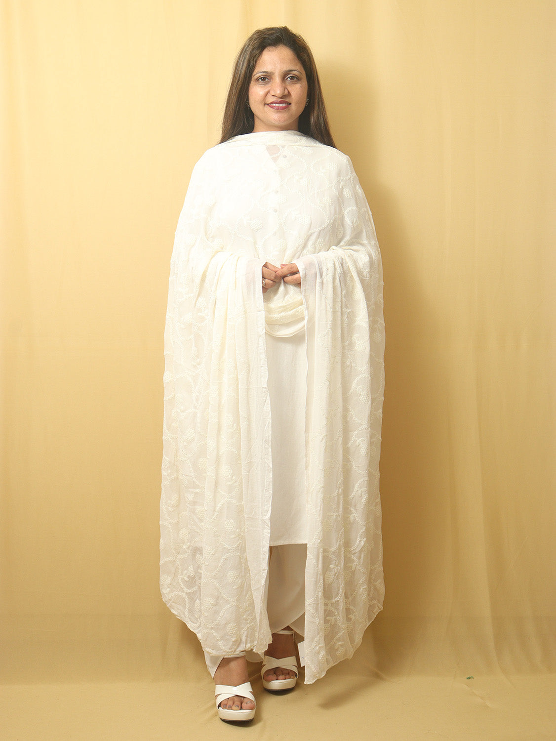 Chic White Trend: Stylish Georgette Dupatta with Embroidery - Luxurion World