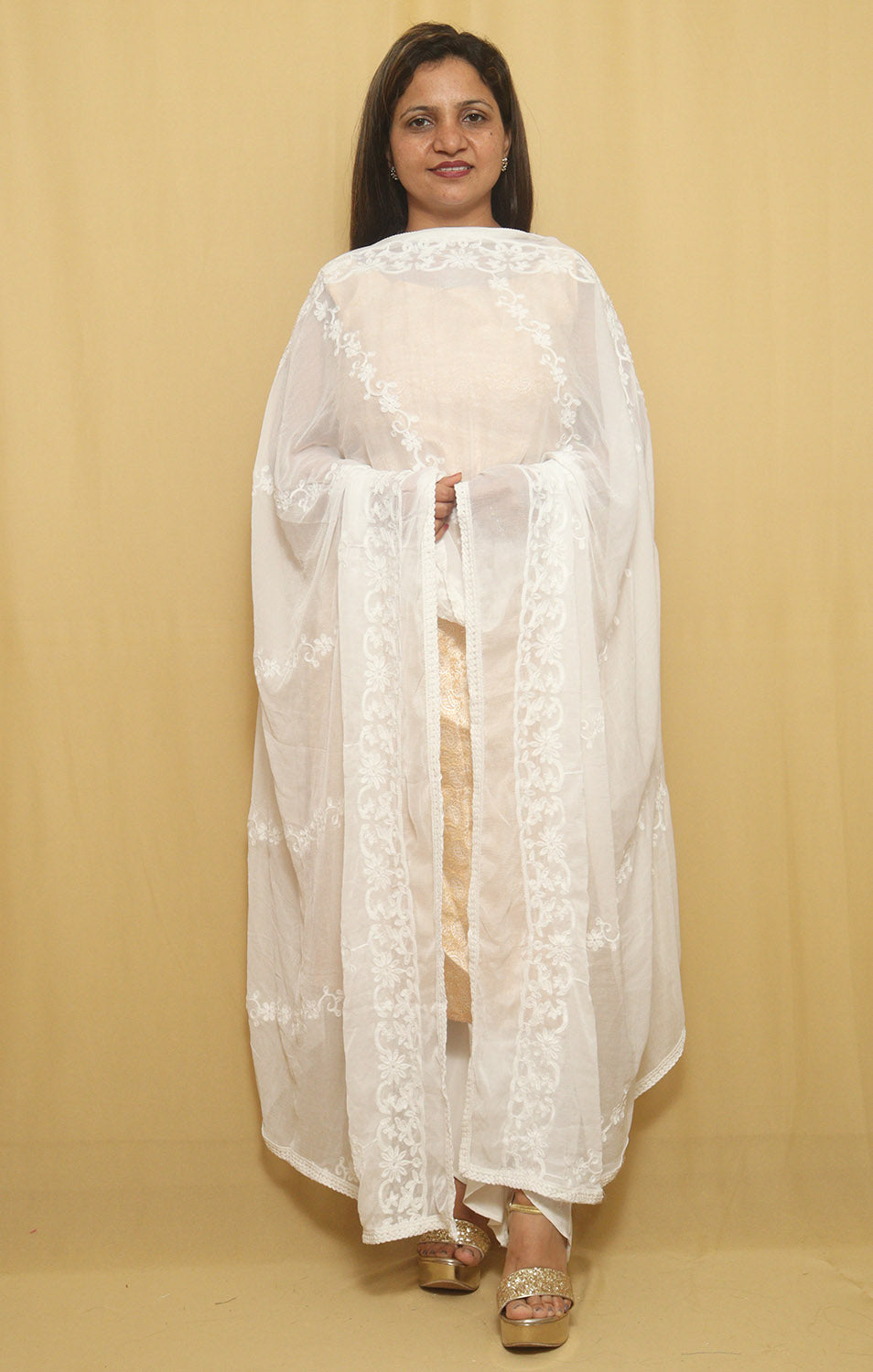 Get Trendy with Dyeable Georgette Dupatta & Embroidery: A Must-Have! - Luxurion World