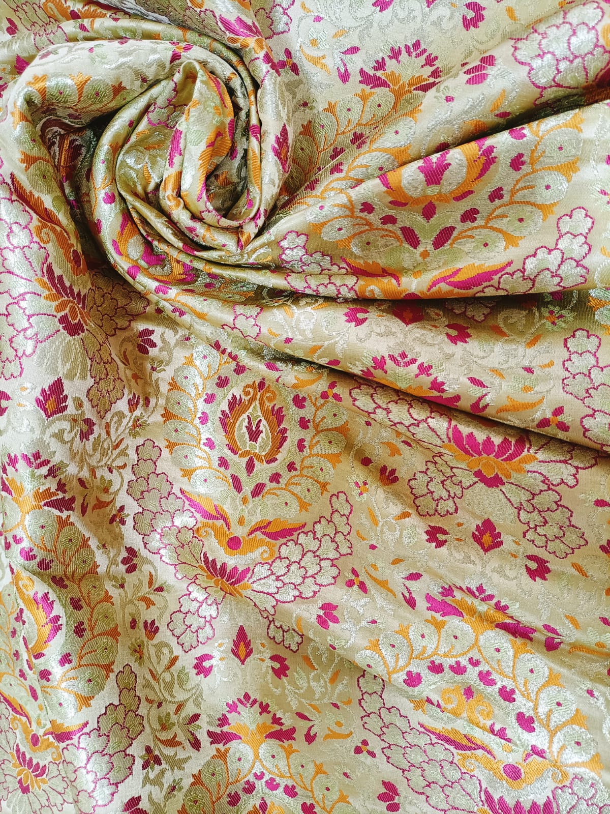Pastel Banarasi Kimkhwab Silk Meenakari Fabric  ( 1 Mtr ) - Luxurion World