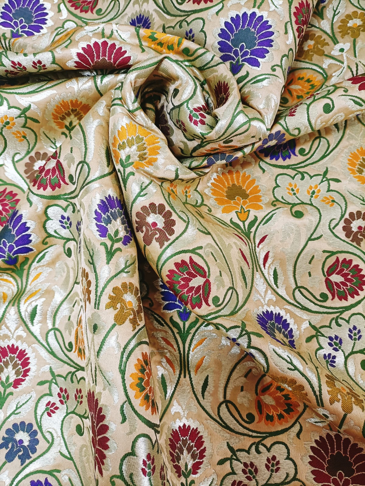 Pastel Banarasi Kimkhwab Silk Meenakari Fabric  ( 1 Mtr ) - Luxurion World