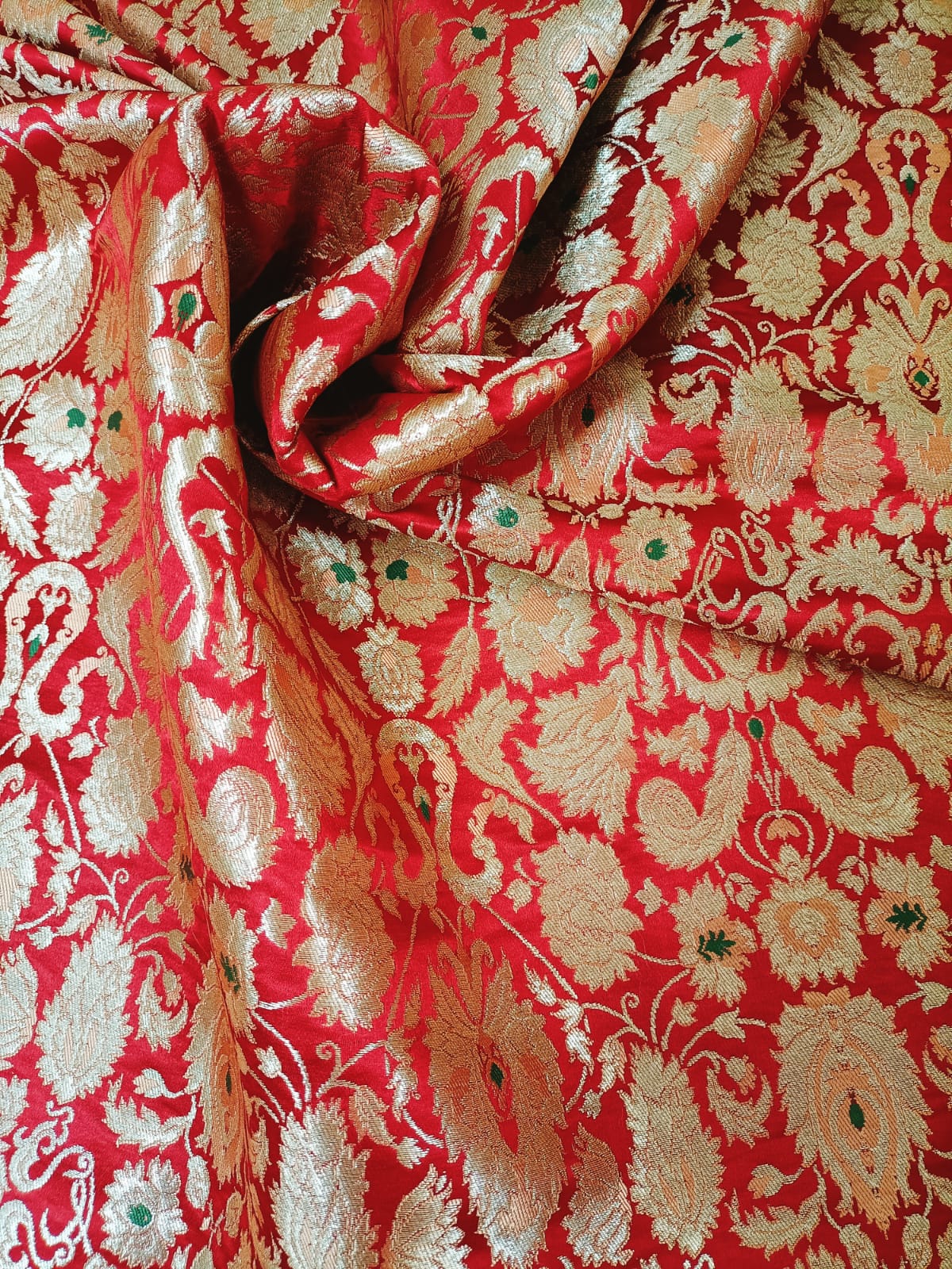Red Banarasi Kimkhwab Silk Meenakari Fabric  ( 1 Mtr ) - Luxurion World