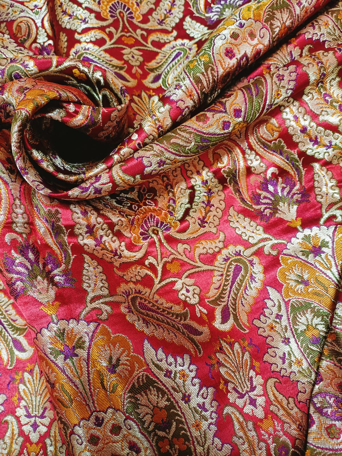 Red Banarasi Kimkhwab Silk Meenakari Fabric  ( 1 Mtr )
