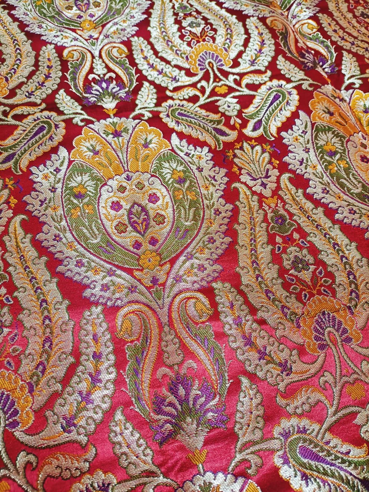 Red Banarasi Kimkhwab Silk Meenakari Fabric  ( 1 Mtr ) - Luxurion World