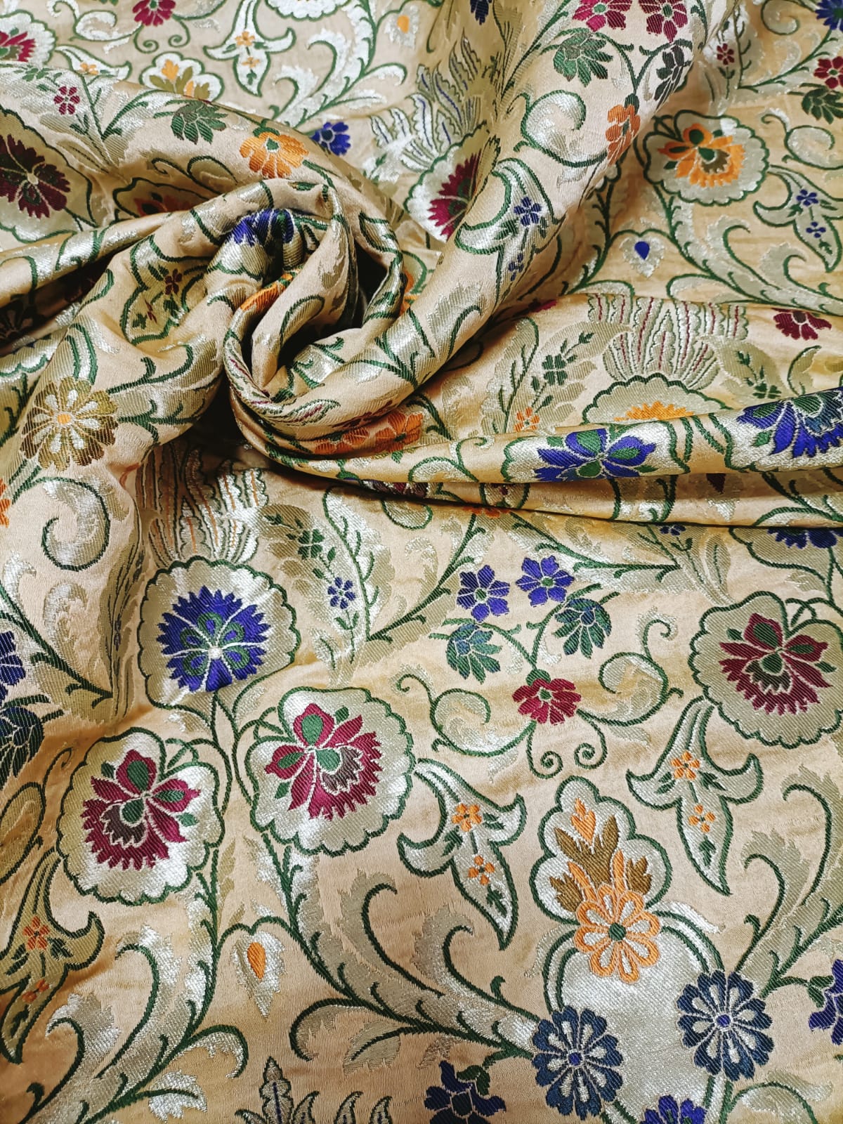 Pastel Banarasi Kimkhwab Silk Meenakari Fabric ( 1 Mtr ) - Luxurion World