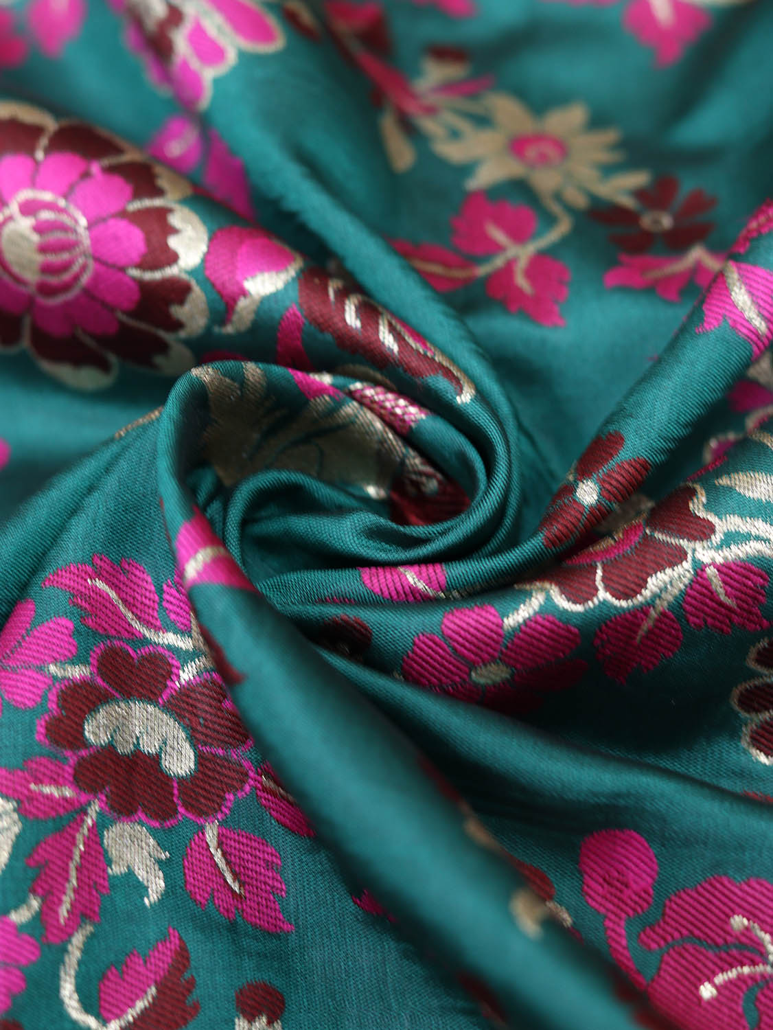 Green Banarasi Silk Meenakari Fabric ( 1 Mtr ) - Luxurion World