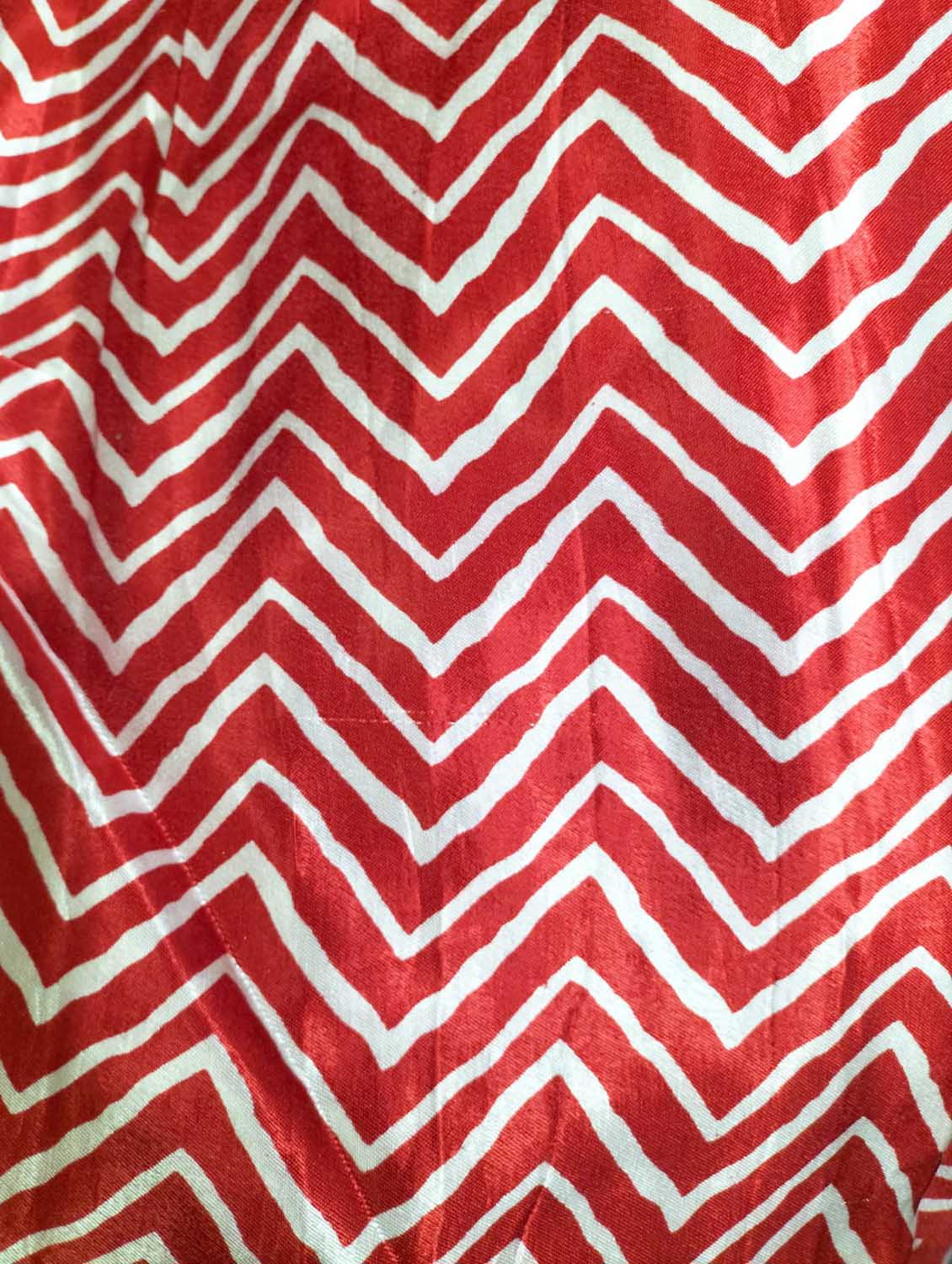 Red Digital Printed Gajji Silk Zig Zag Design Fabric ( 1 Mtr ) - Luxurion World