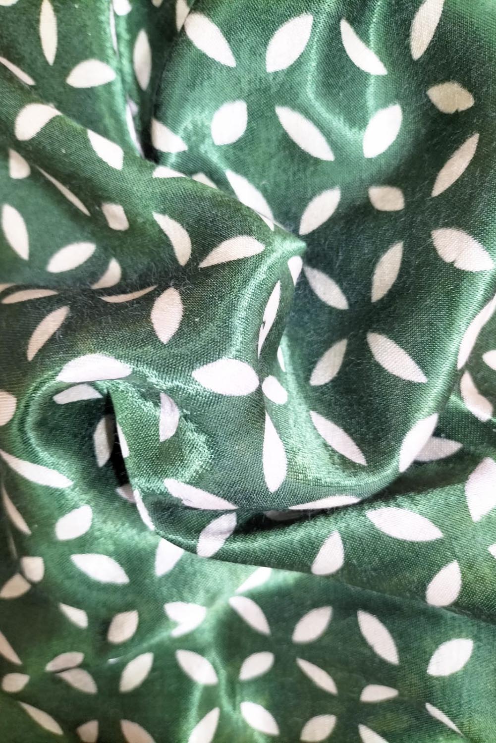 Green Digital Printed Gajji Silk Fabric ( 1 Mtr ) - Luxurion World