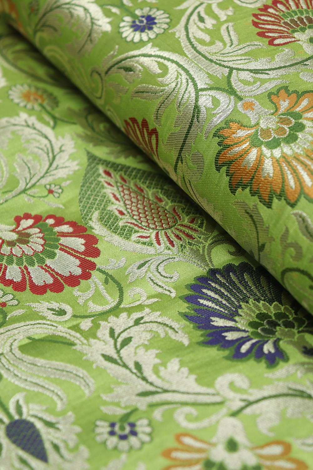 Green Banarasi KimKhwab Silk Meenakari Fabric ( 1 Mtr ) - Luxurion World