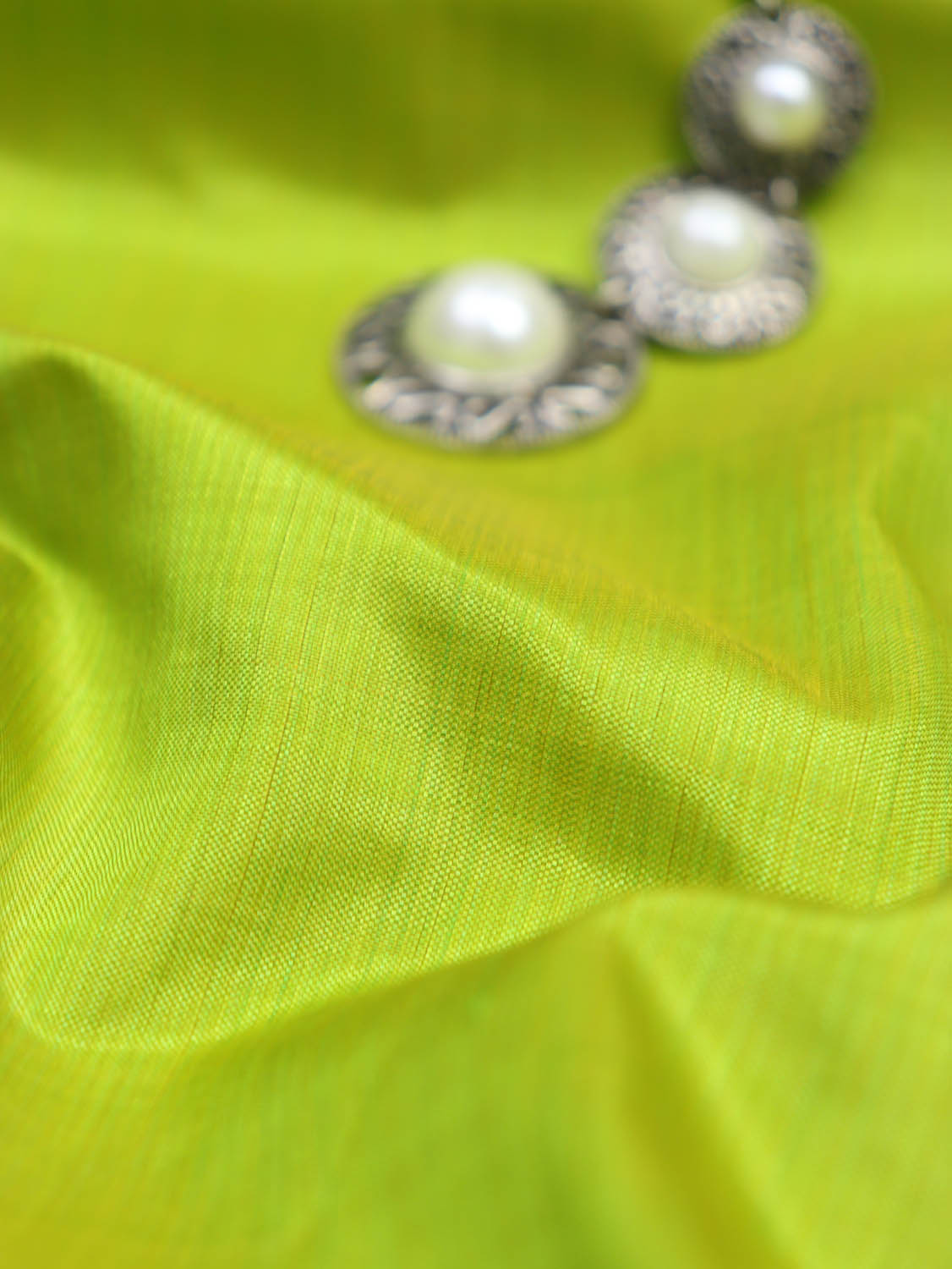 Green Plain Pure Silk Fabric ( 1 Mtr ) - Luxurion World