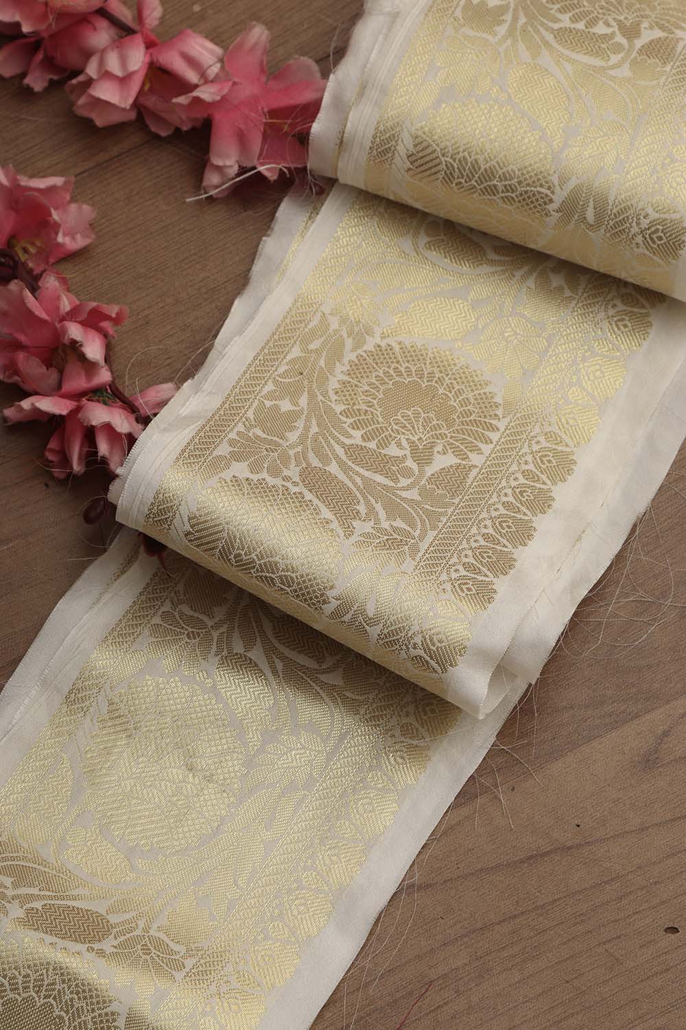 Dyeable Banarasi Silk Lace ( 0.75 MTR) - Luxurion World