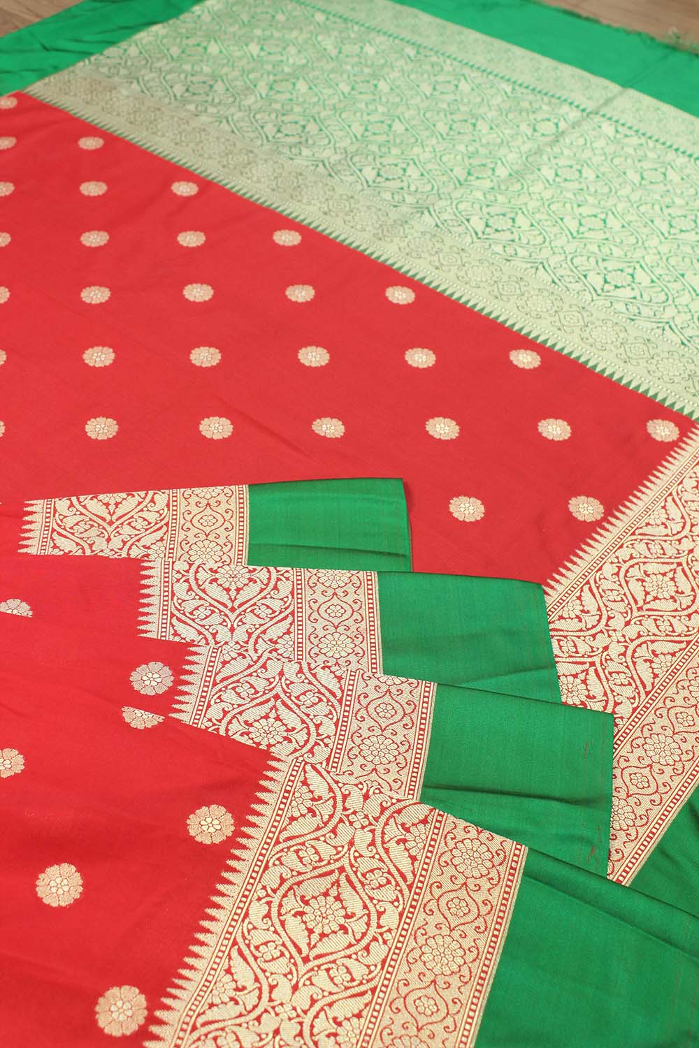 Shop Now for Green & Red Handloom Banarasi Silk Saree! - Luxurion World