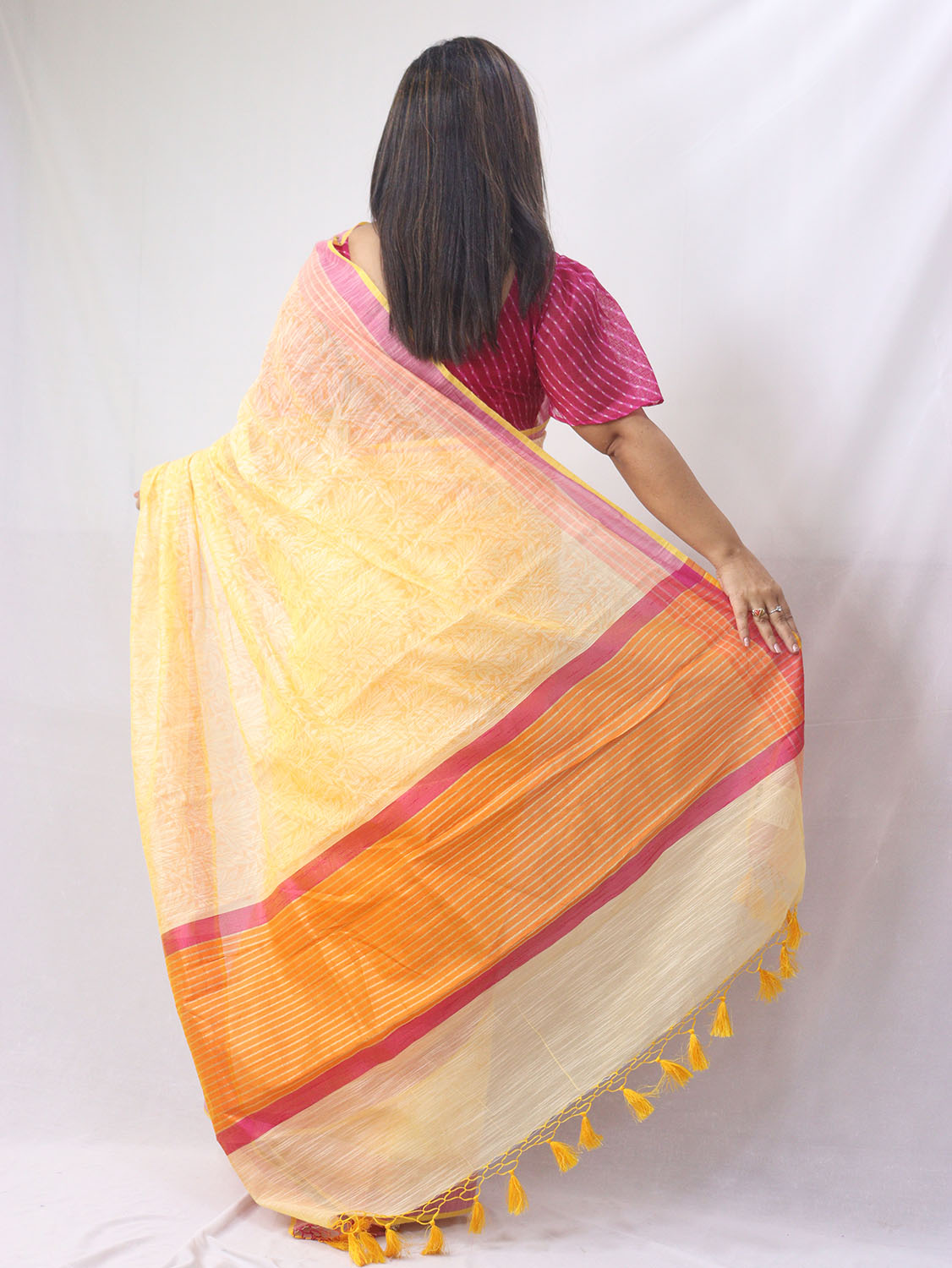Stunning Yellow Banarasi Silk Saree - Perfect for All! - Luxurion World