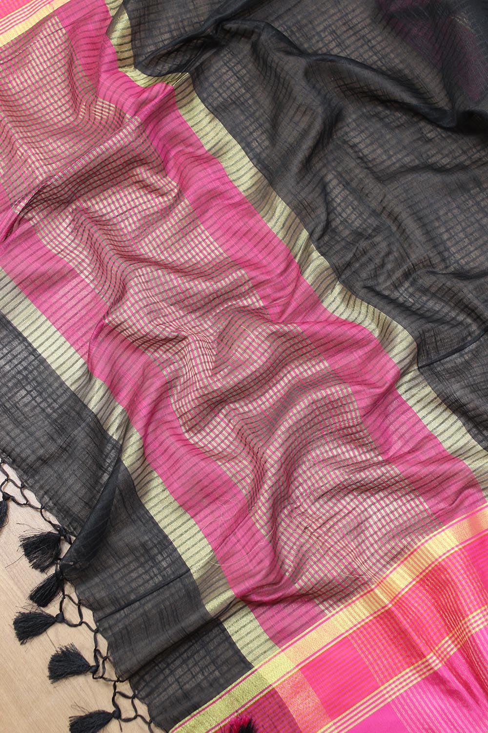 Classic Black Handloom Banarasi Silk Saree - Timeless Elegance - Luxurion World