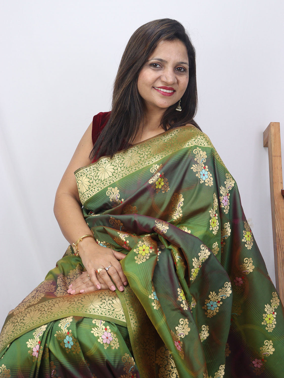 Green Banarasi Silk Floral Design Meenakari Saree - Luxurion World