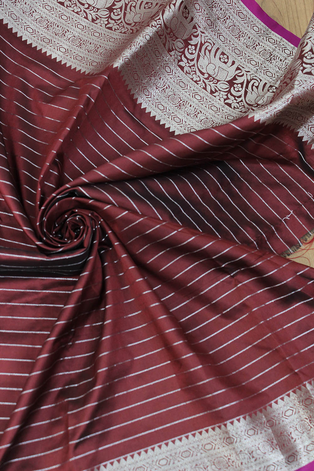 Elegant Maroon Kanjeevaram Silk Checks Saree: Timeless Beauty - Luxurion World