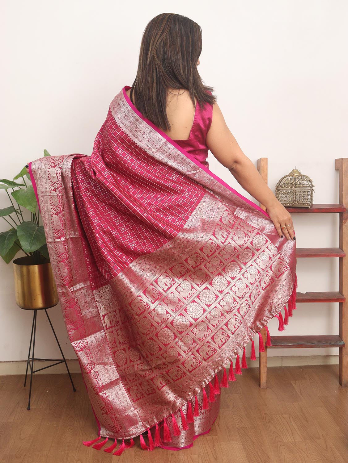 Stunning Pink Kanjeevaram Silk Checks Saree: Traditional Elegance - Luxurion World