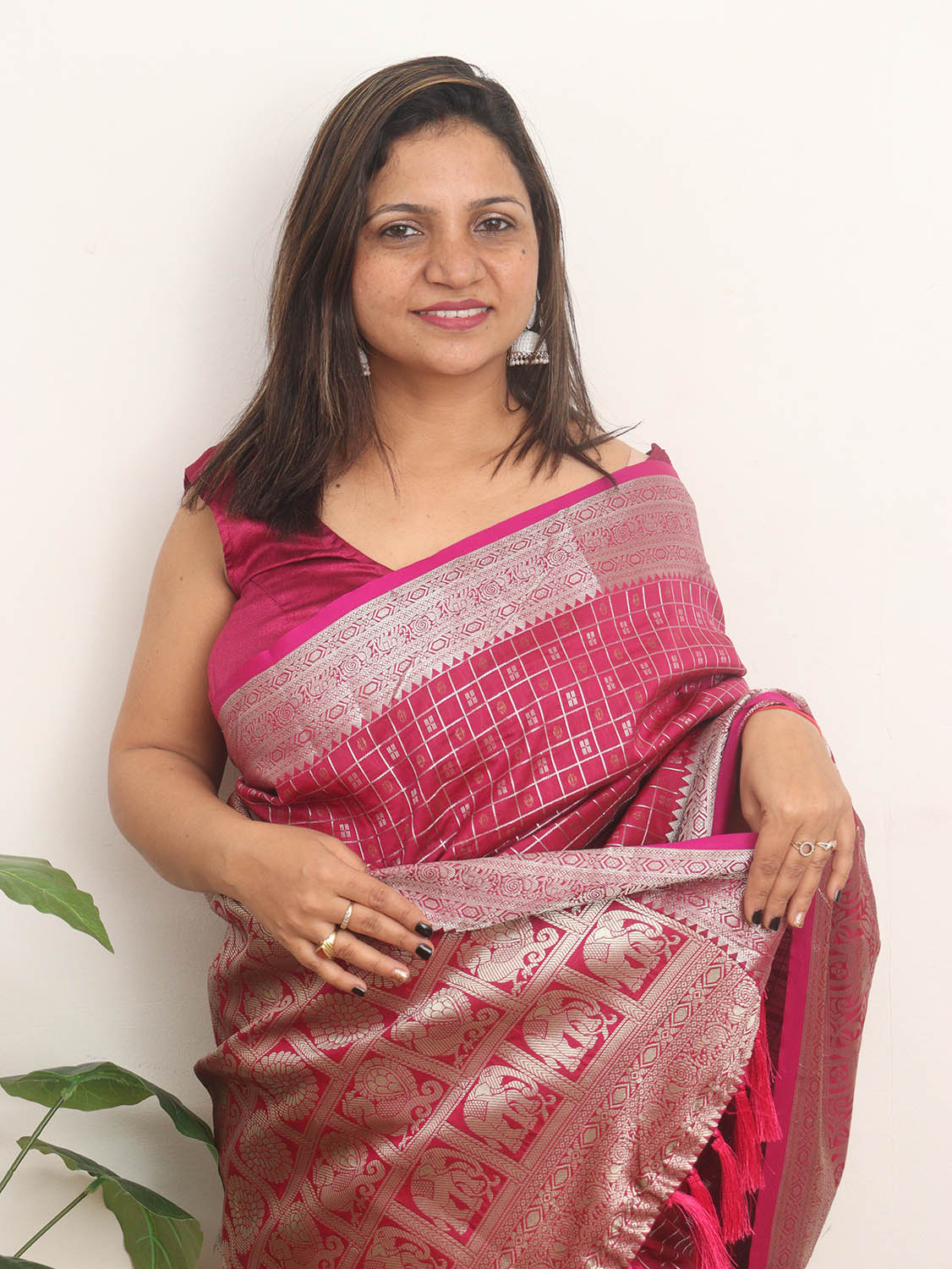 Stunning Pink Kanjeevaram Silk Checks Saree: Traditional Elegance - Luxurion World