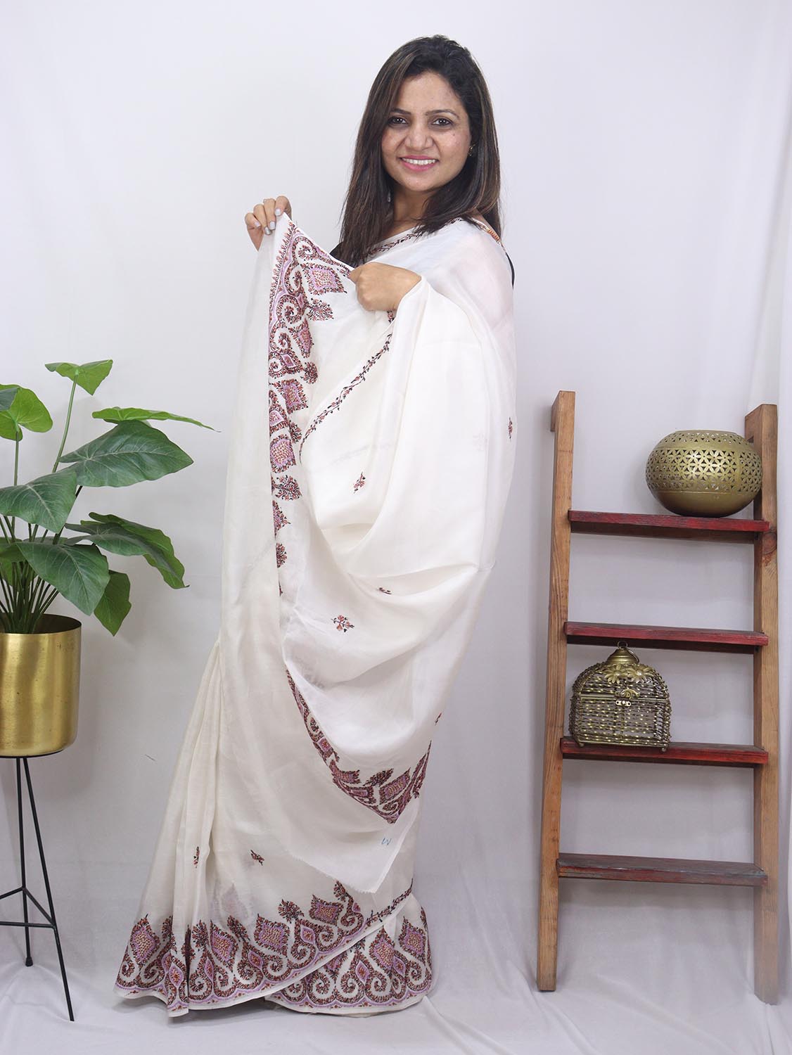 Off White Embroidered Sozni Work Kashmiri Silk Saree - Luxurion World